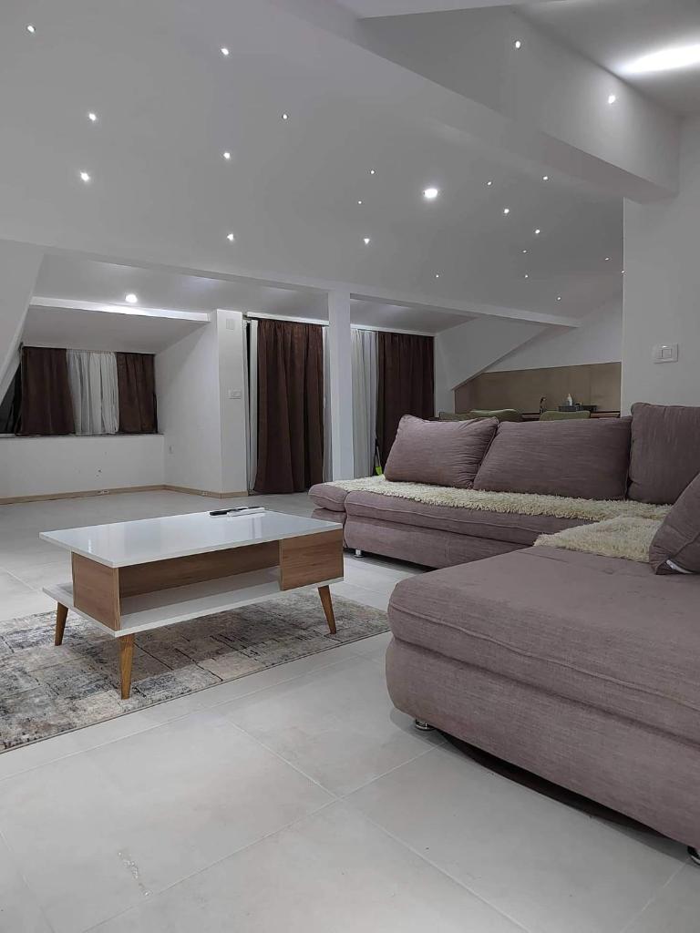 Anton Lux Apartment photo 3