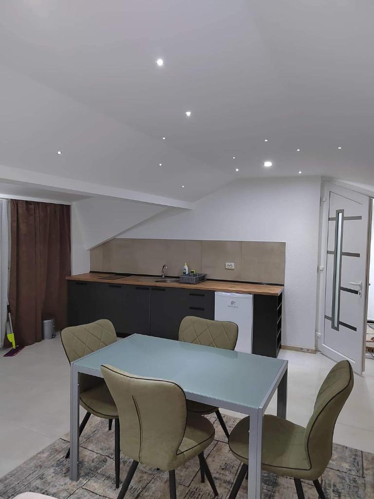 Anton Lux Apartment photo 4