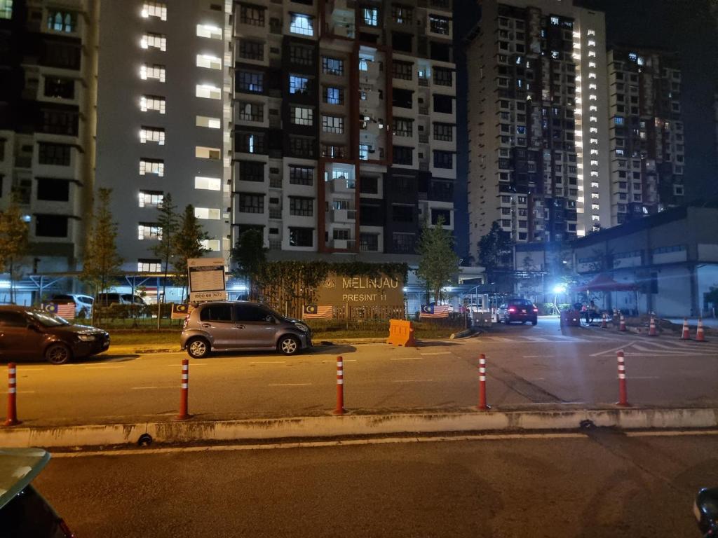 3R2B Entire Apartment Air-Conditioned by WNZ Home Putrajaya for Islamic Guests Only photo 1
