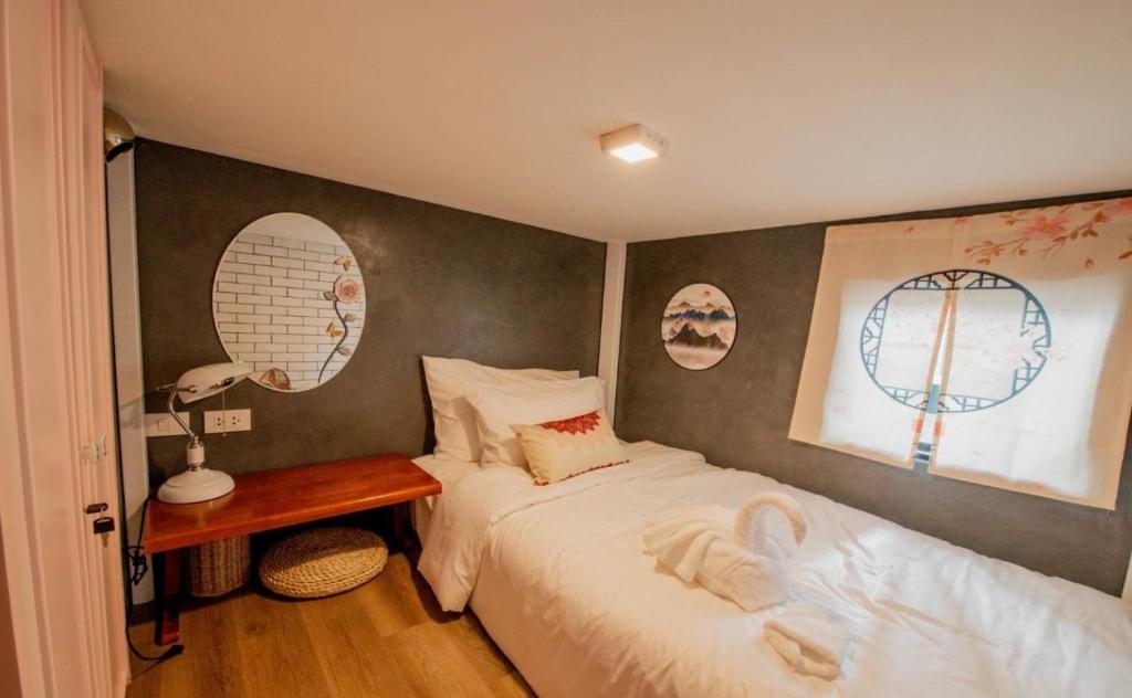 Lynlan Hostel & Cafe photo 1