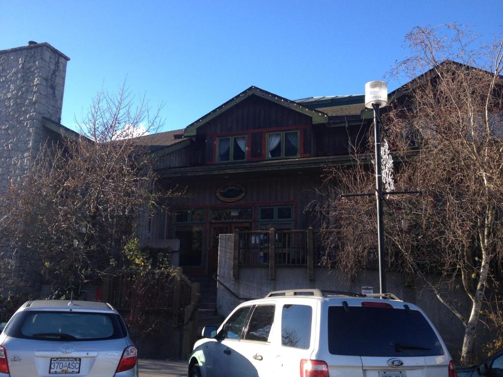 Howe Sound Inn & Brewing Company photo 2