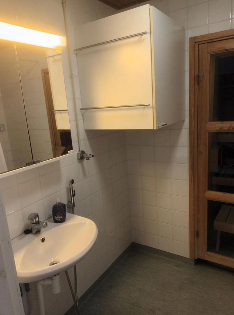 FREE Sauna and Laundry, 5min to Metro, 15min to Center photo 2
