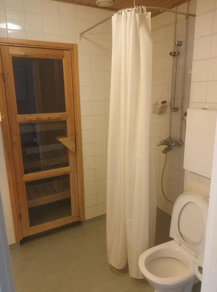 FREE Sauna and Laundry, 5min to Metro, 15min to Center photo 4
