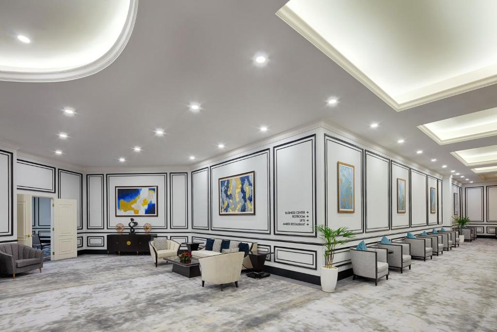 Vinpearl Discovery Nha Trang Empire Condotel