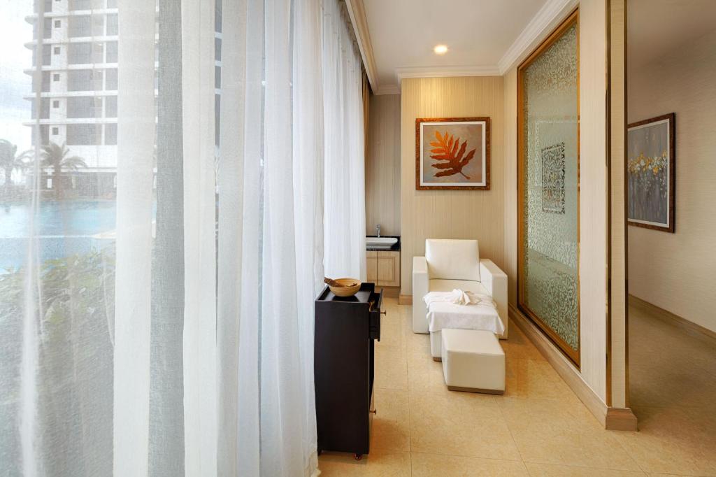 Vinpearl Discovery Nha Trang Empire Condotel