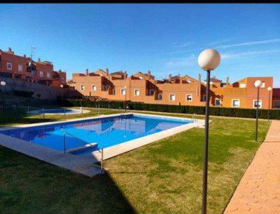 Casa adosada 3 habitaciones con piscina comunitaria