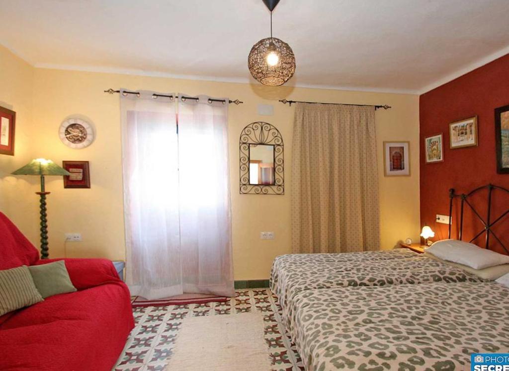 Immaculate House in Montejaque Sleeps 6 photo 3