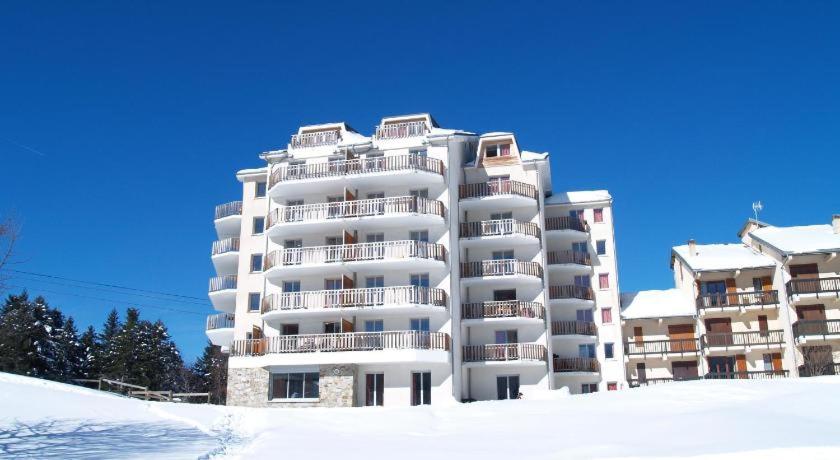 T3 - 6 PERS - PIEDS DES PISTES + PISCINE BALCON photo 1