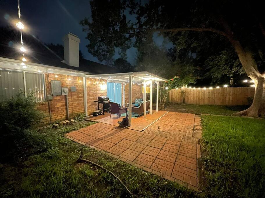 Super Cozy 4 Bedroom - Sleeps 10 Great for families and professionals photo 3