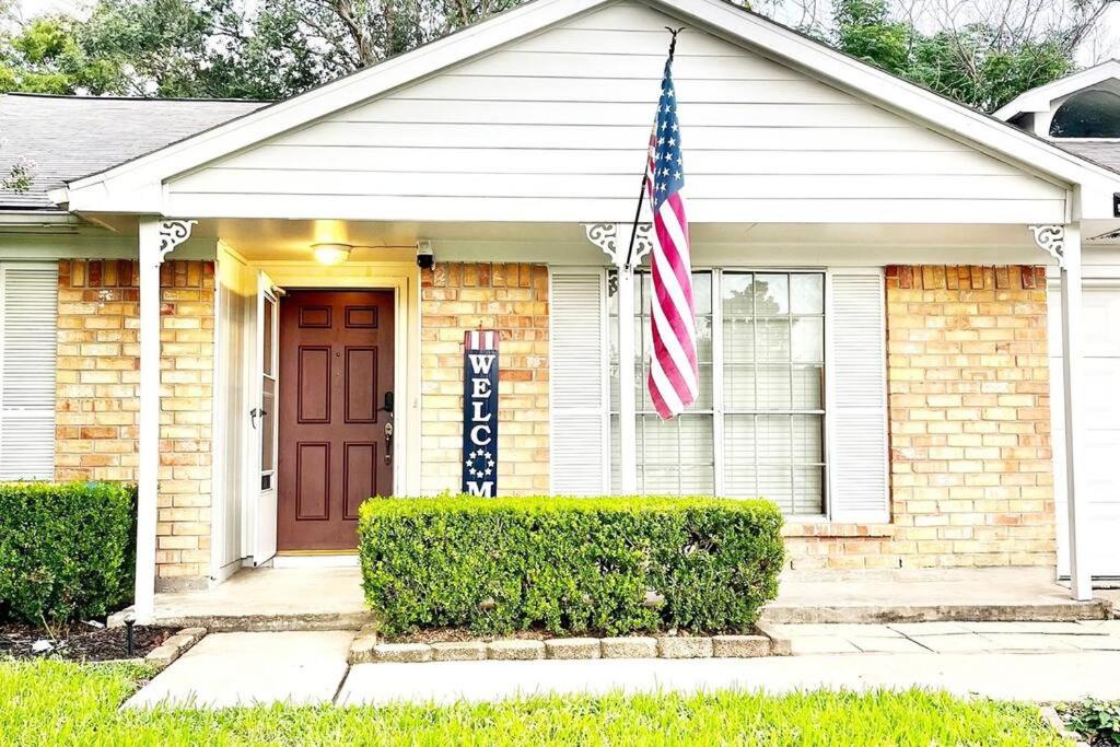 Super Cozy 4 Bedroom - Sleeps 10 Great for families and professionals photo 1