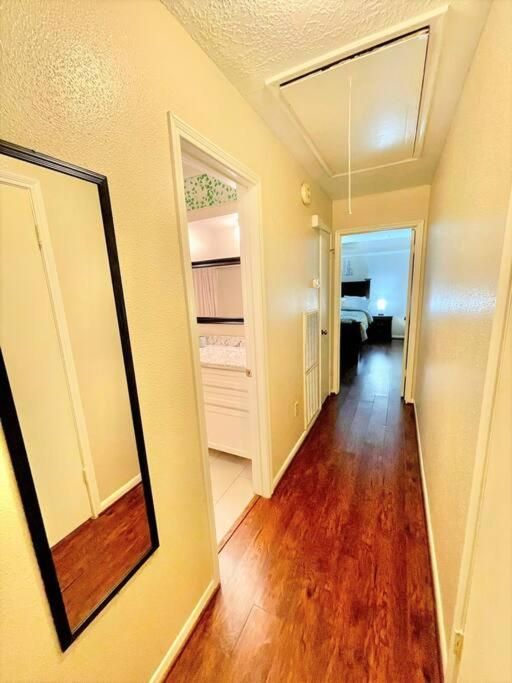 Super Cozy 4 Bedroom - Sleeps 10 Great for families and professionals photo 4