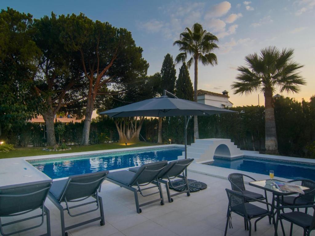 Las Chapas Playa refurbished beach villa photo 3
