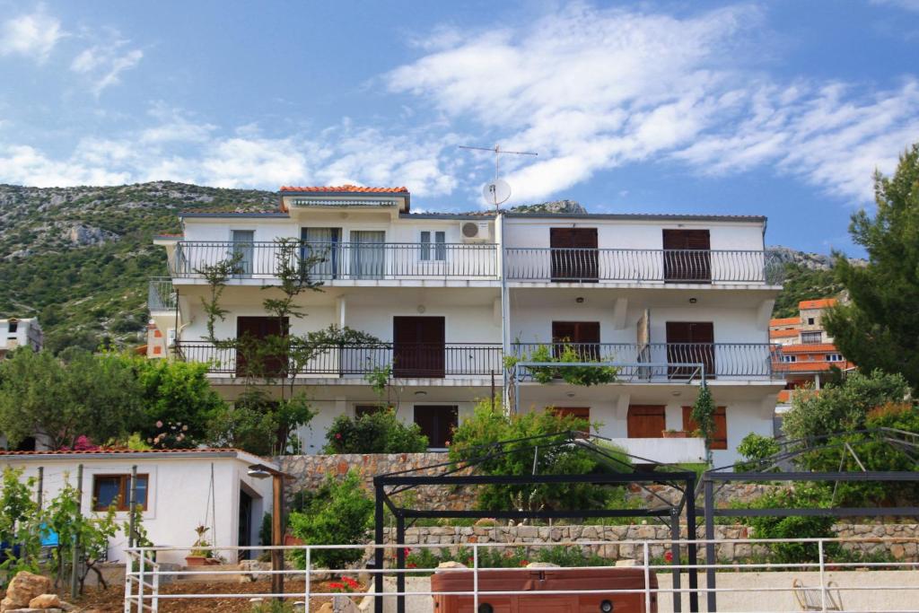 Apartments with a parking space Zavala, Hvar - 8773 photo 2