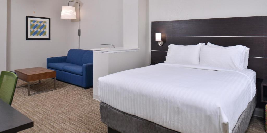 Holiday Inn Express & Suites Corpus Christi-N Padre Island, an IHG Hotel photo 1