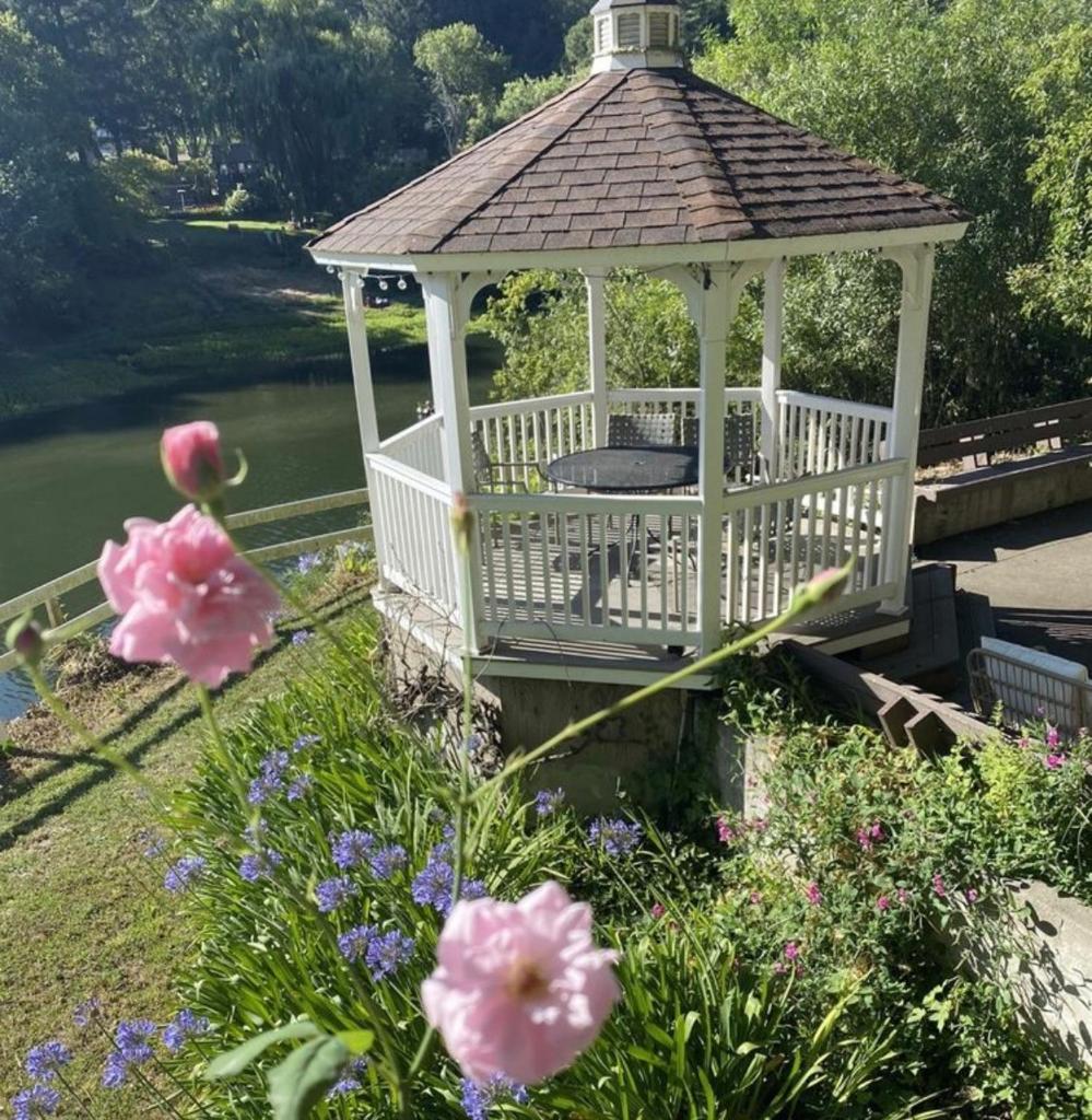 Boho Manor photo 4