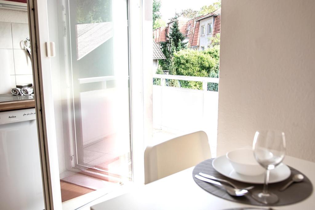 Spacious 3 Room Apartment with Wifi and Balcony photo 2