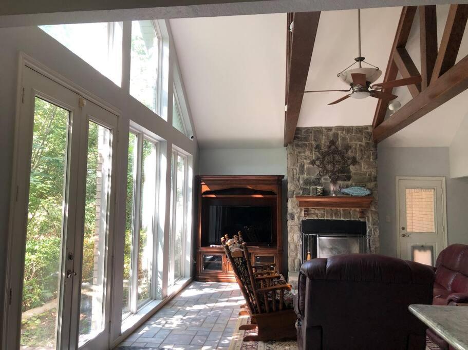 Entire lake house at Lake Fork with private bay, boat ramp & 8 acres land photo 3