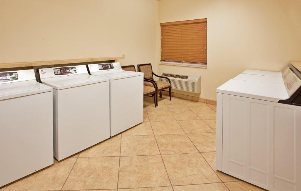 Candlewood Suites Joplin, an IHG Hotel photo 1