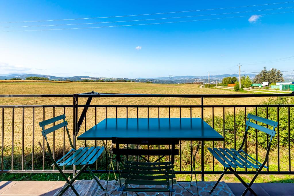 Logement 75m2, avec vue, au calme, Lyon à 25km photo 1