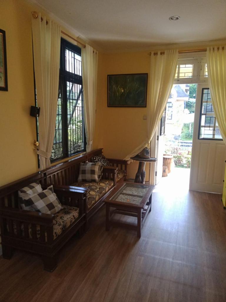 Villa kota bunga cipanas 3 kamar baru photo 3