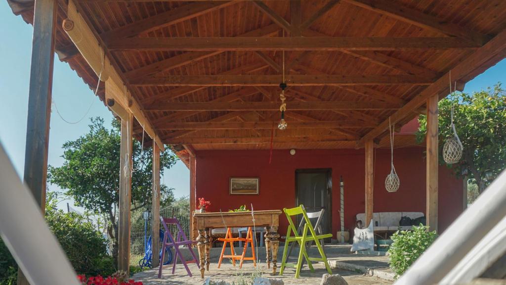 Quiet little country house with breathtaking view photo 4