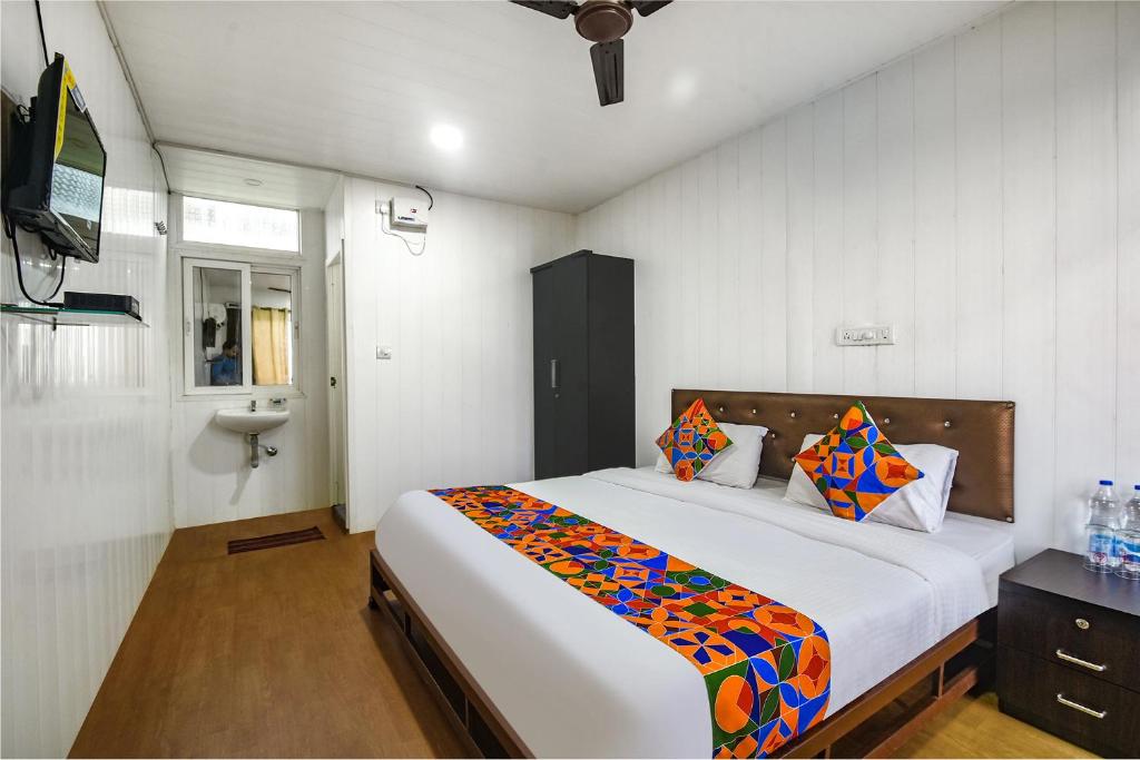 FabExpress Vincy Palace, Mandrem Beach photo 3