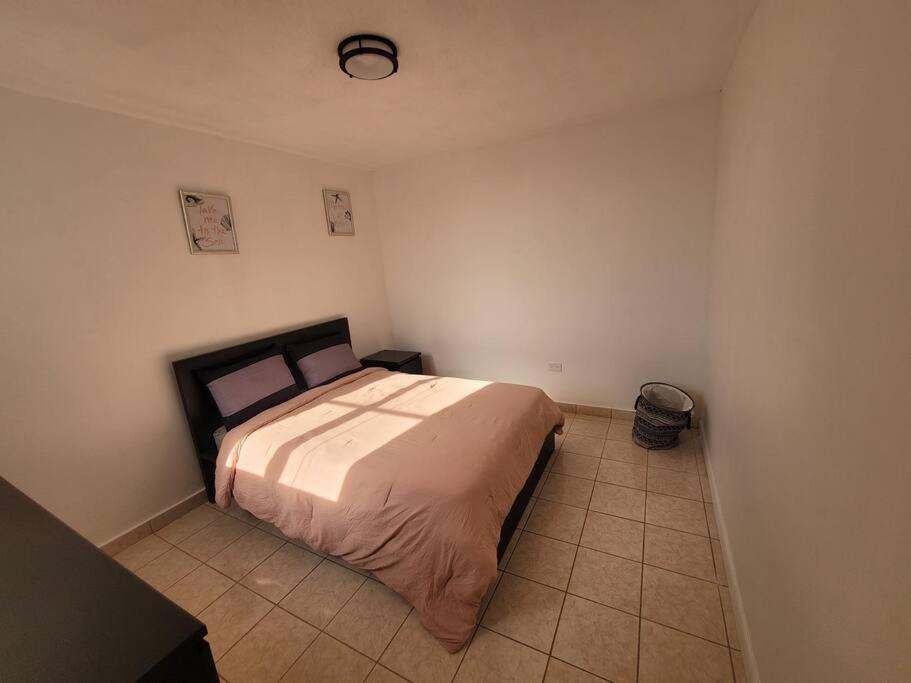 Modern 3 bedroom condo with pool &1 block to beach photo 4