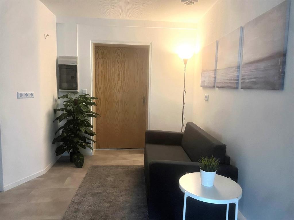 Möblierte 3 Zimmer Apartment - Mit Smart TV, Wlan und kostenfreie Parkplätze photo 4