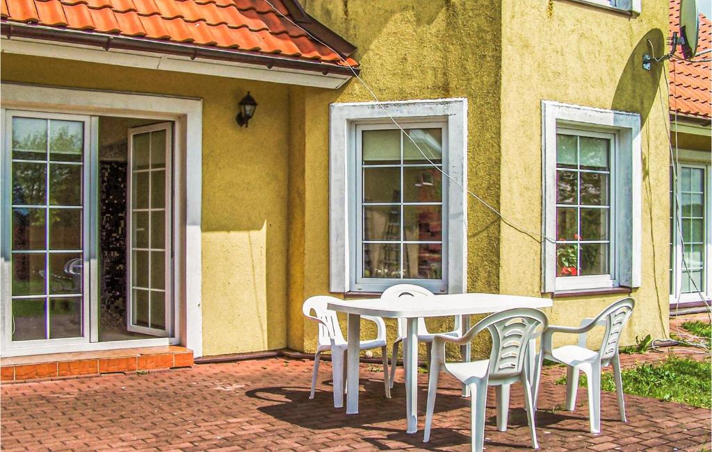 Amazing Home In Kamien With 4 Bedrooms And Wifi photo 1