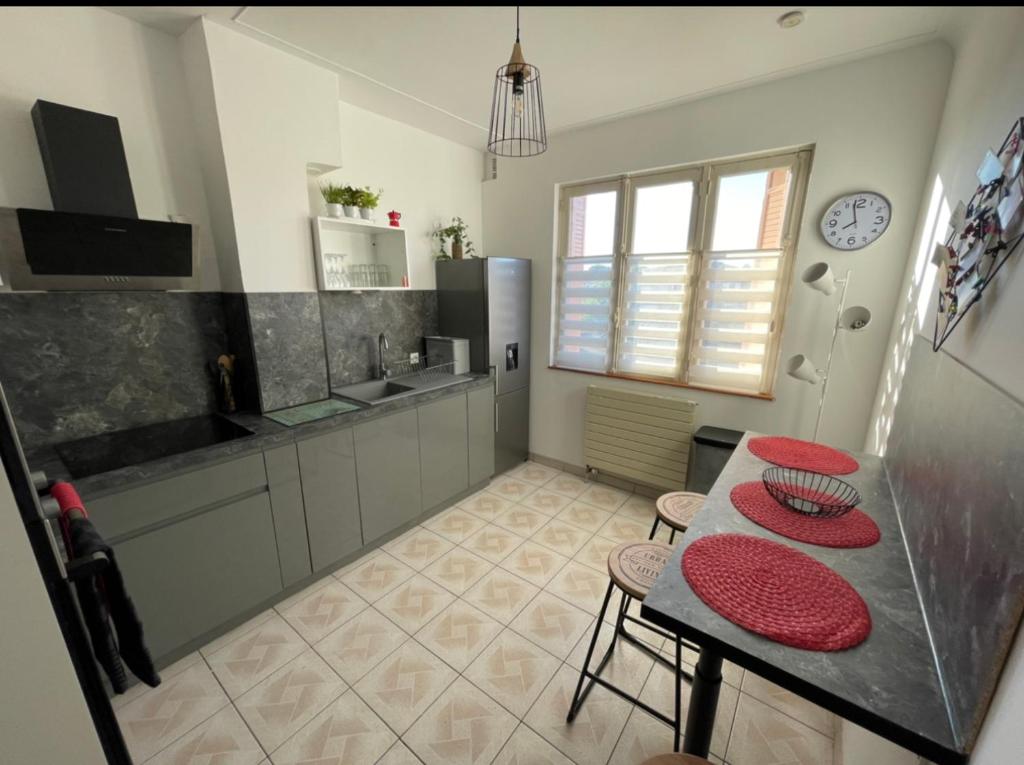 Très grand appartement à 10 min à pied du centre photo 3