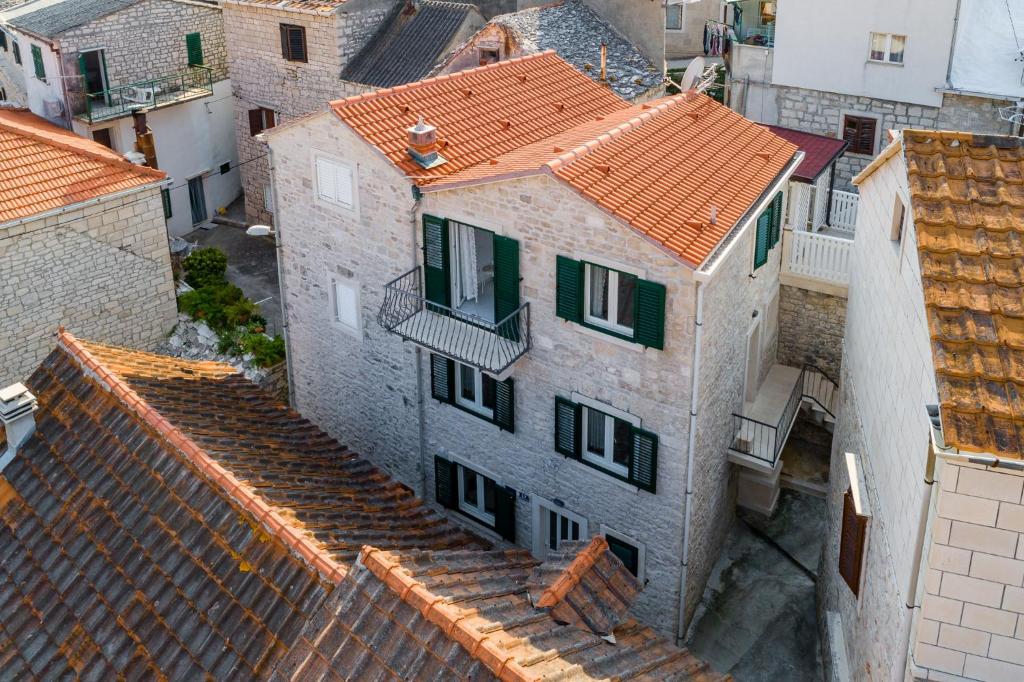 Apartments by the sea Pucisca, Brac - 15381 photo 2