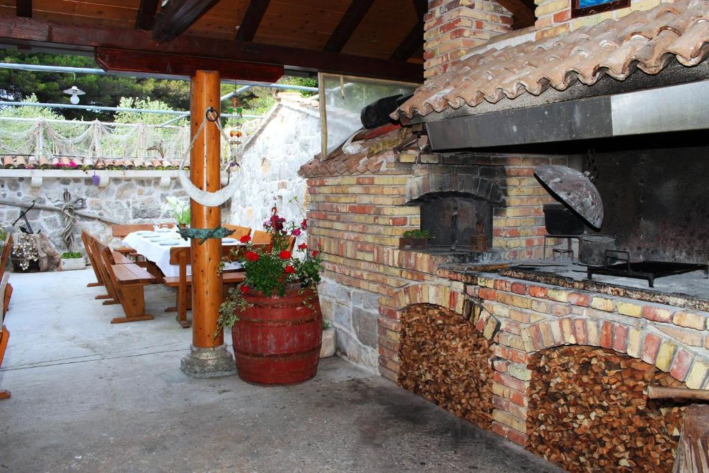 Apartments with WiFi Zlarin - 15409 photo 4