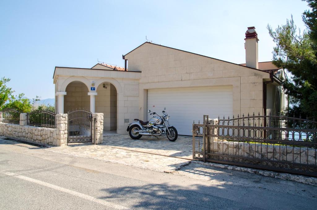Seaside holiday house Zaostrog, Makarska - 15623 photo 2