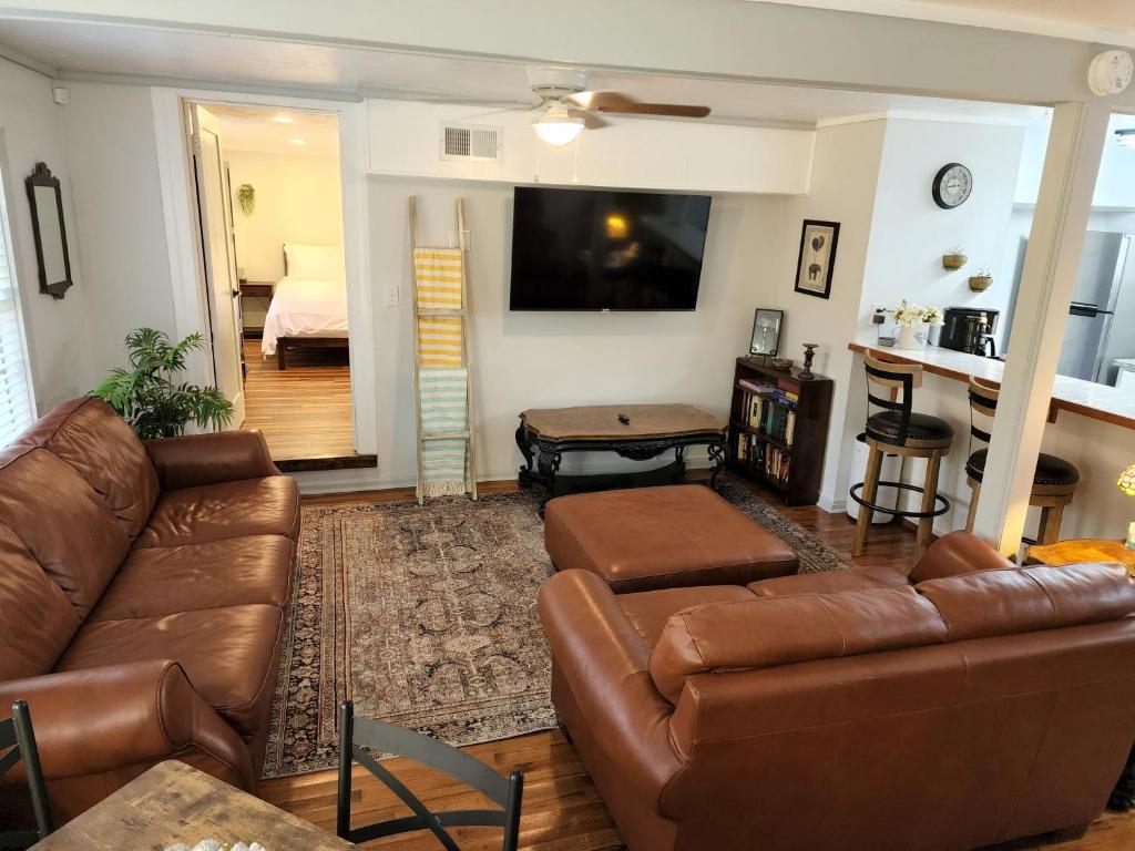 Cozy Hideaway in the Duck Pond area of Gainesville photo 1