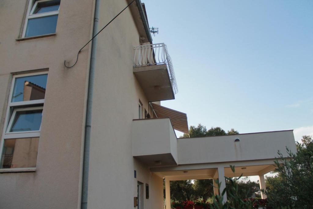 Studio Brodarica 15708b photo 2