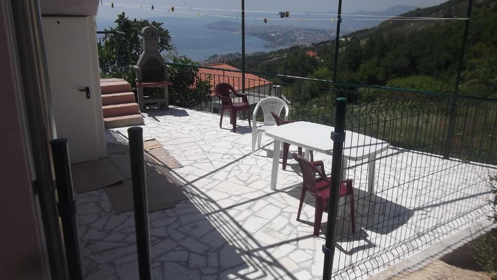 Apartments with WiFi Podstrana, Split - 15970 photo 4