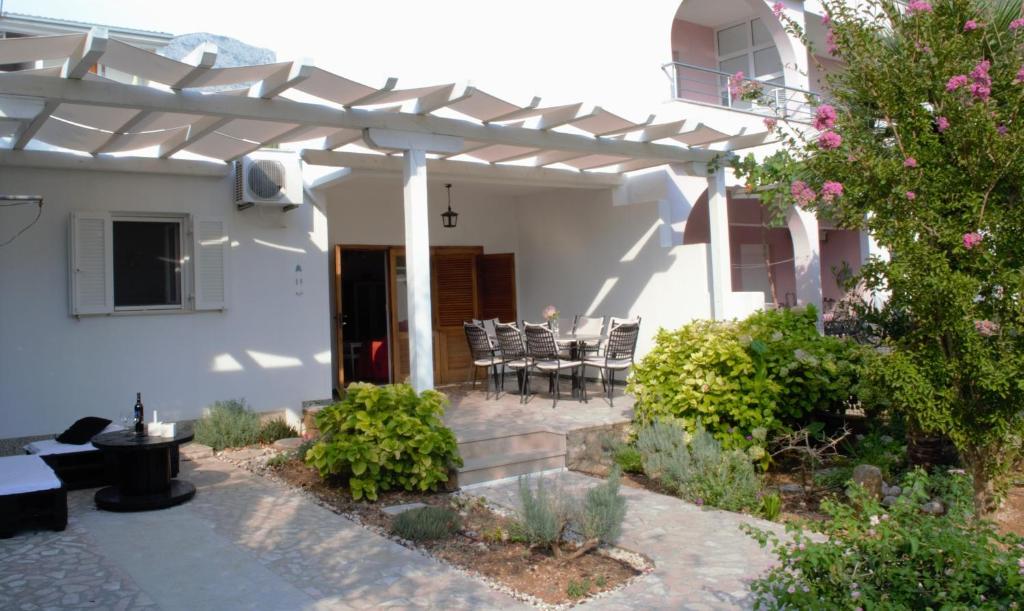 Holiday house with a parking space Zaostrog, Makarska - 16043 photo 1
