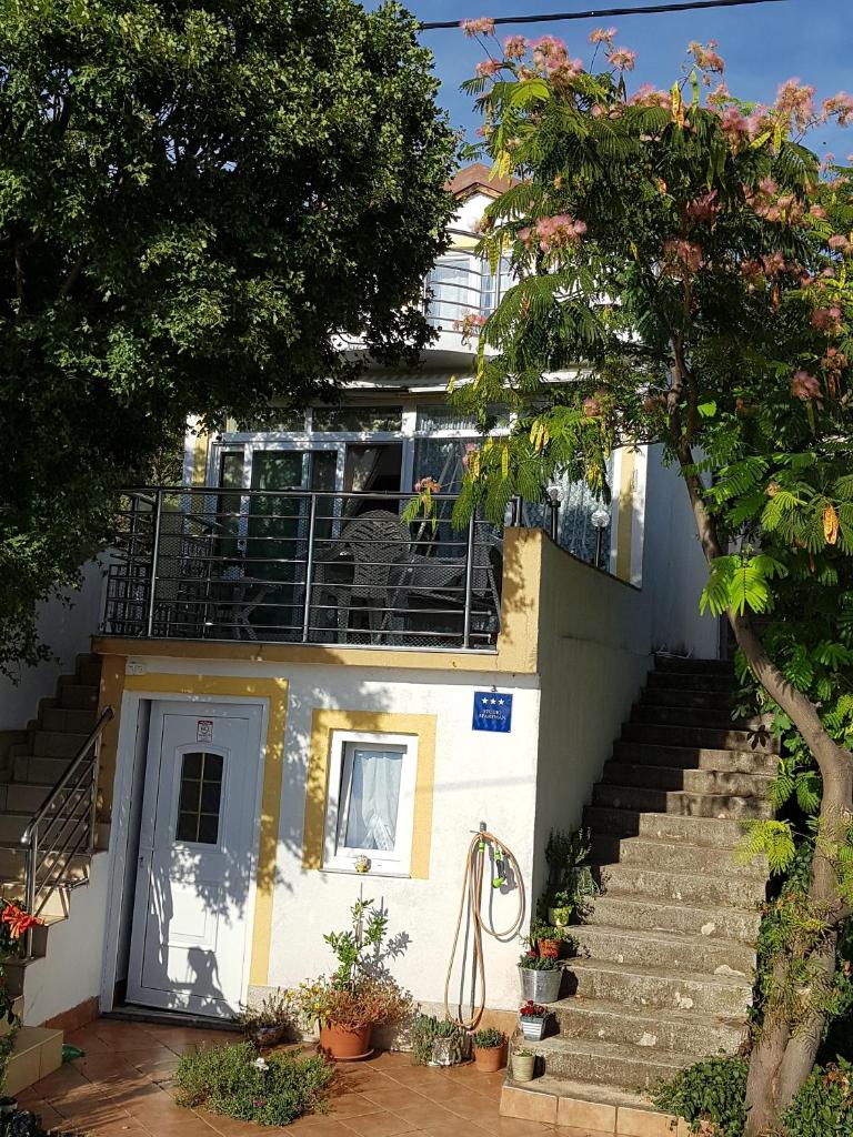 Apartments by the sea Baric Draga, Karlobag - 16148 photo 1