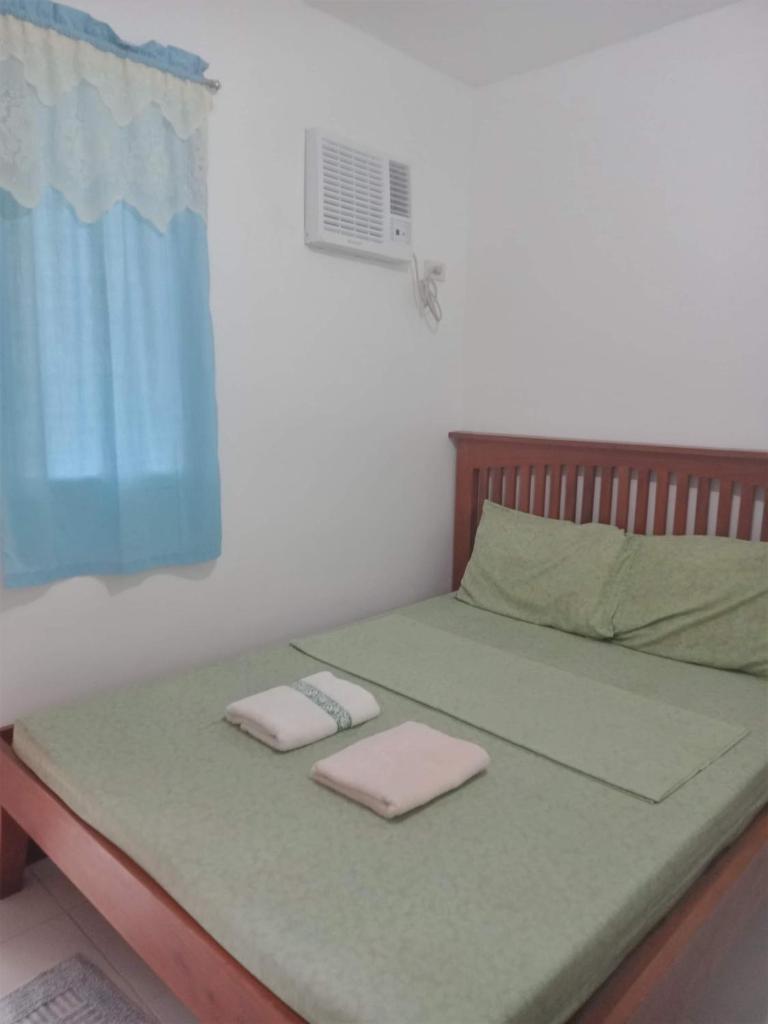 Felipa Beach and Guesthouse - Newly Renovated Airconditioned Guest Rooms photo 1