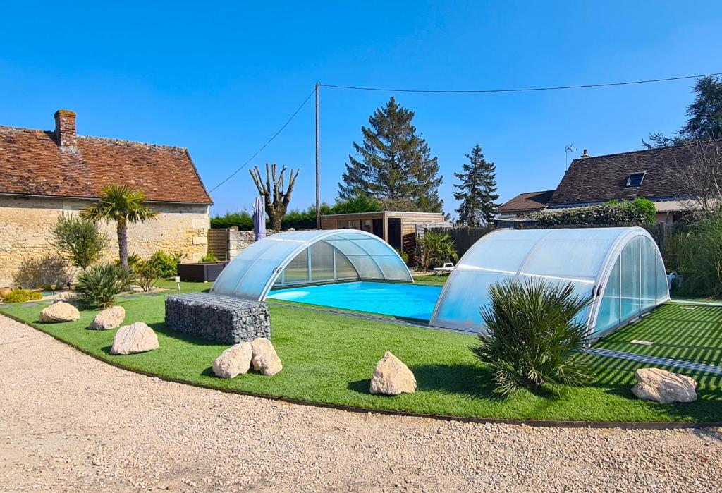 Gîte Atypique 2 à 8 PERSONNES avec piscine jacuzzi proche châteaux de la Loire photo 3