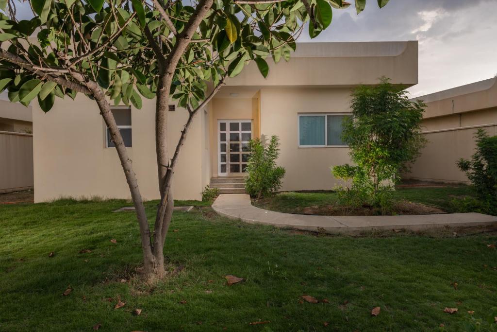 Airport Hotel and Resort photo 4