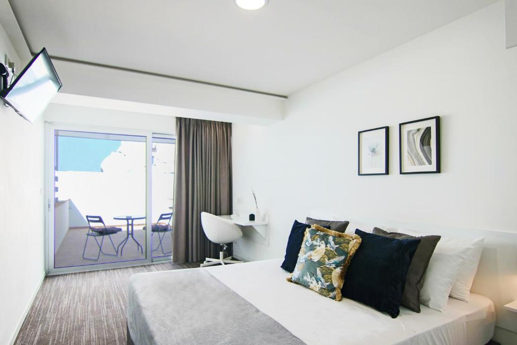 Phaedrus Living: Luxury Suite Nicosia 502 photo 1