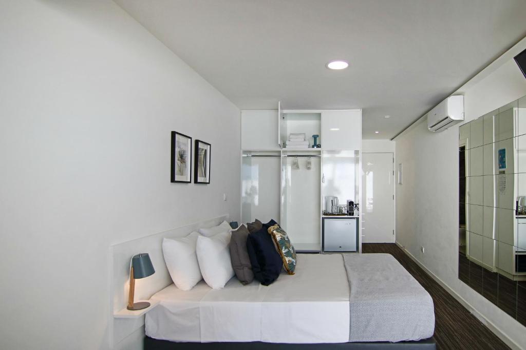 Phaedrus Living: Luxury Suite Nicosia 502 photo 3