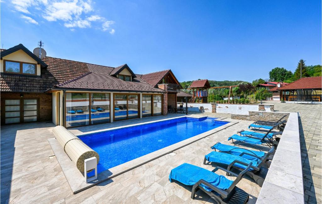 Beautiful Home In Donja Batina With 4 Bedrooms, Outdoor Swimming Pool And Heated Swimming Pool