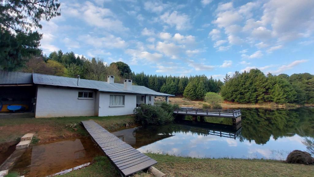 Lake House photo 2