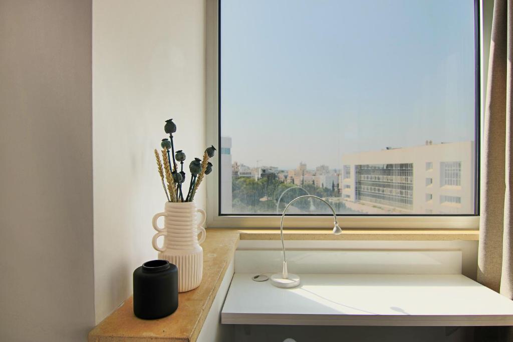 Phaedrus Living: Luxury Suite Nicosia 503 photo 3