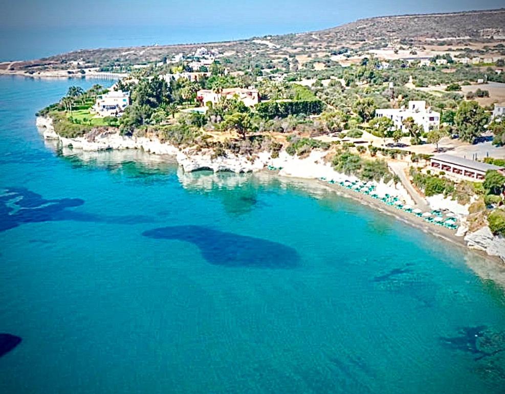 Governors Beach Costas Apts photo 3