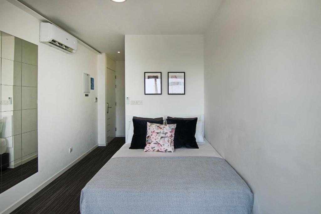 Phaedrus Living: Luxury Suite Nicosia 504 photo 2