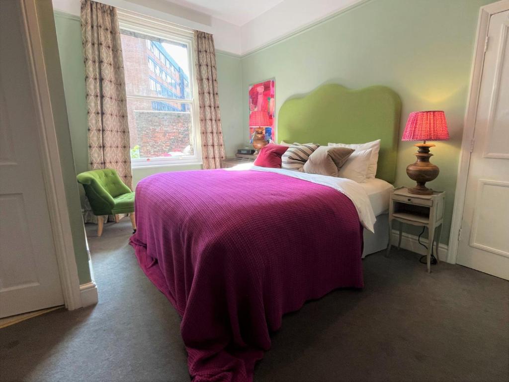 City Centre Luxury Holiday House with Outdoor Bath and Parking photo 4