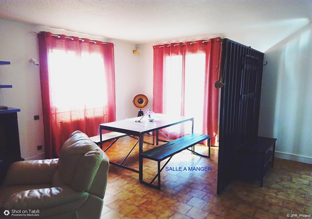 LA BOUVIERE photo 2
